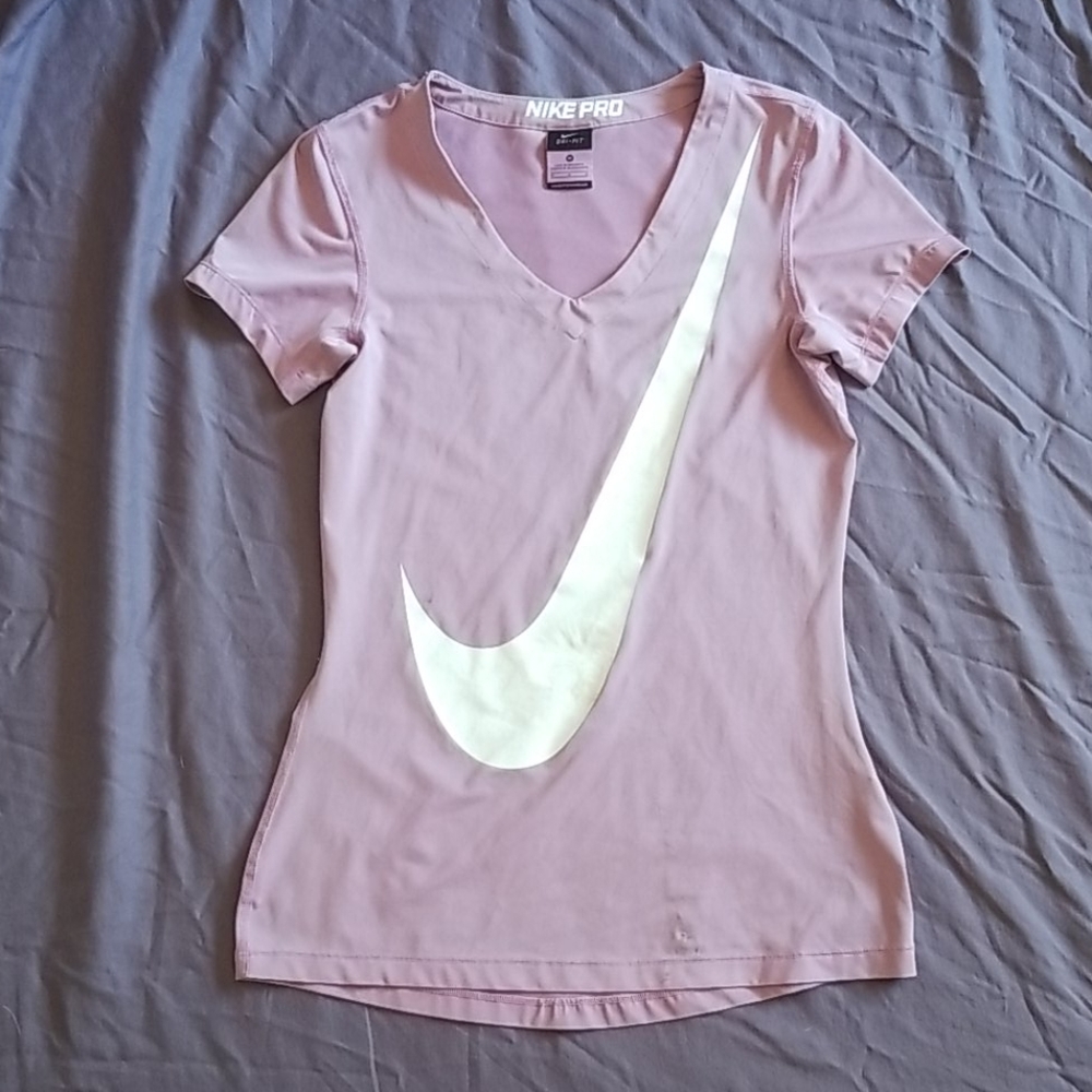 womens dry-fit Nike tee shirt